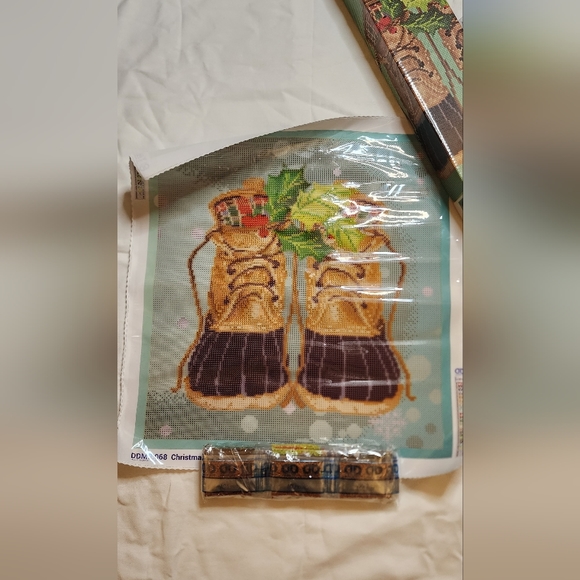 Diamond Dotz christmas boots - Picture 2 of 2